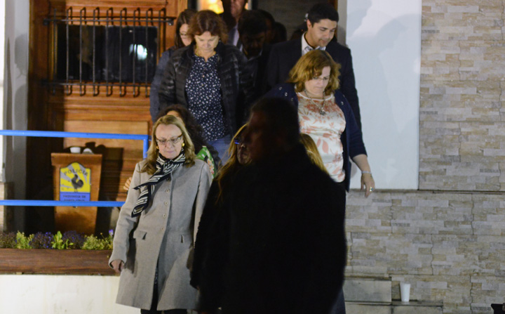 En la madrugada de este martes, la gobernadora pudo dejar la Casa de Gobierno.
